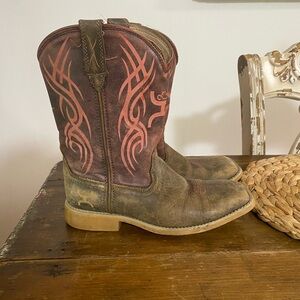 Twisted X Girls Hooey boots size 2